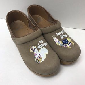 Dansko Llama No Drama No Problem Tan Professional Clog Size 38 EUR Women’s 7.5-8